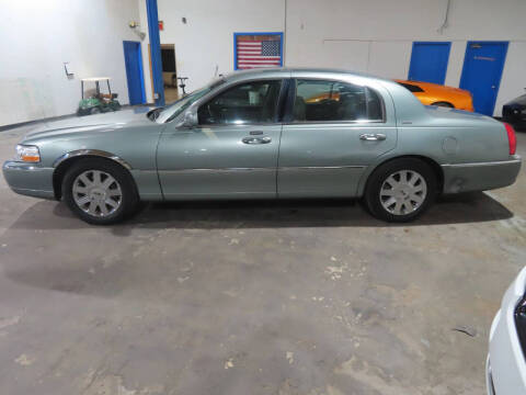 2003 Lincoln Town Car Signature