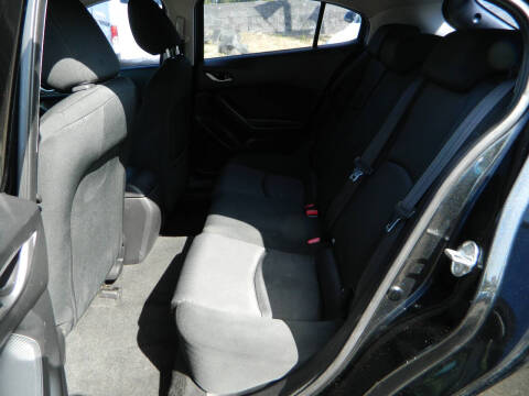 2015 Mazda MAZDA3 i Sport