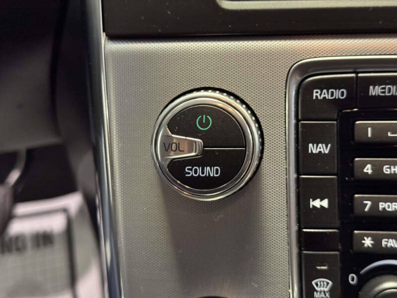 2018 Volvo V60 Cross Country T5 Premier