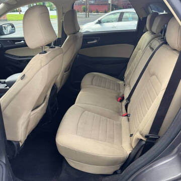 2021 Ford Edge SE