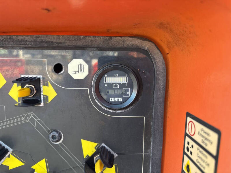 2014 JLG M600JP
