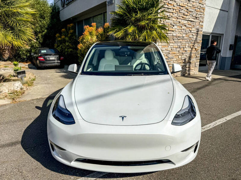 2025 Tesla Model Y Performance