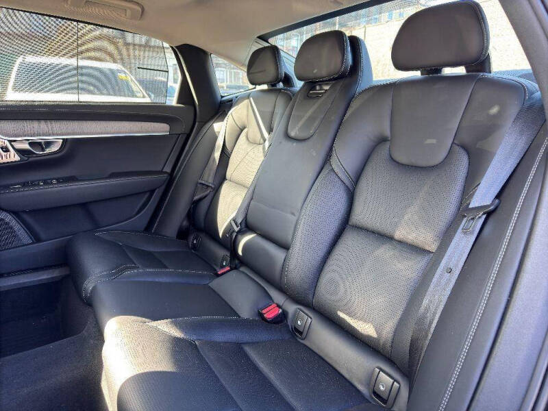 2022 Volvo S90 B6 Inscription