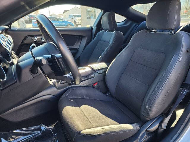 2016 Ford Mustang V6