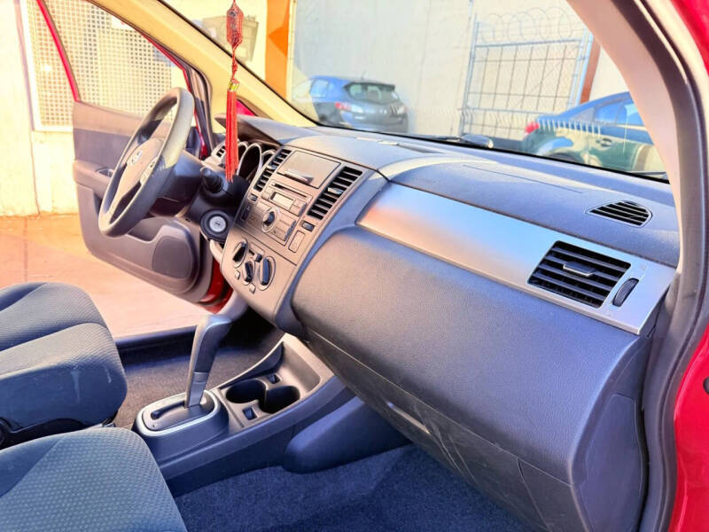 2012 Nissan Versa 1.8 S