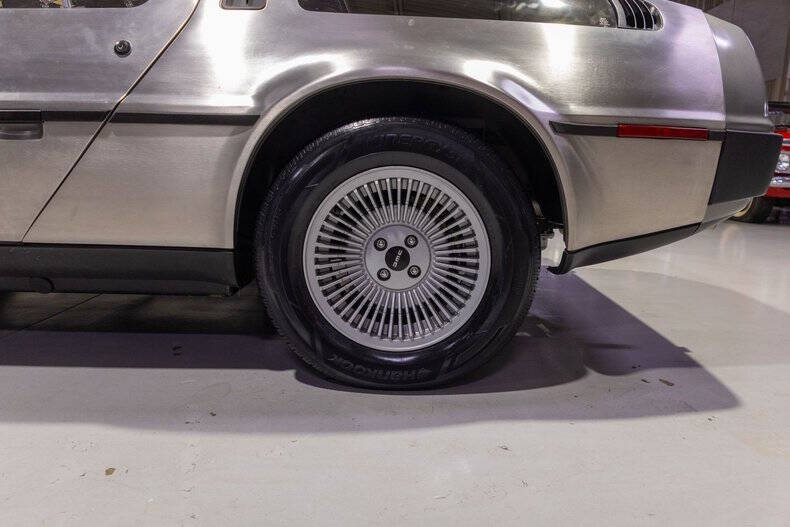 1981 DeLorean DMC-12