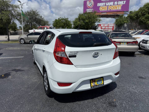 2012 Hyundai Accent GS
