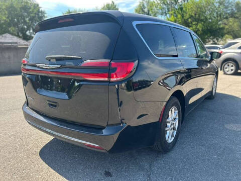 2024 Chrysler Pacifica Touring L