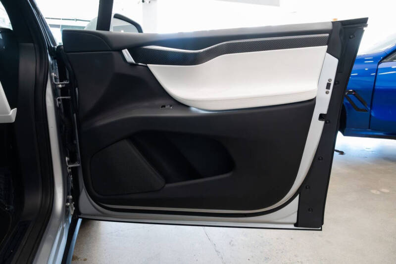 2016 Tesla Model X P90D
