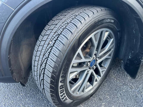 2020 Ford Escape SEL