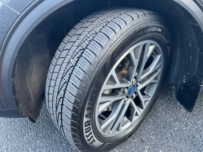 2020 Ford Escape SEL