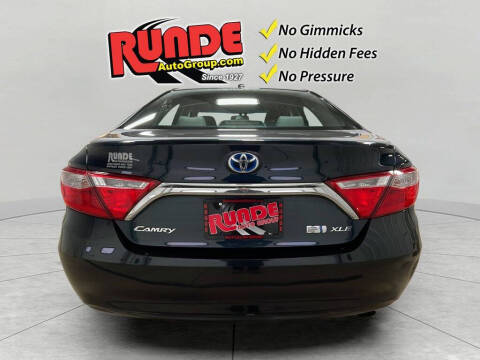 2016 Toyota Camry Hybrid XLE