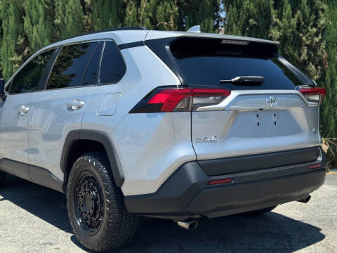 2019 Toyota RAV4 LE