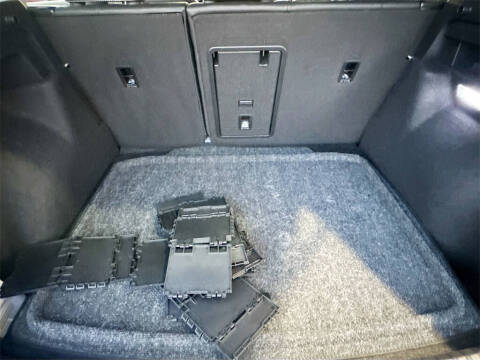 2025 Volkswagen Taos SEL 4Motion