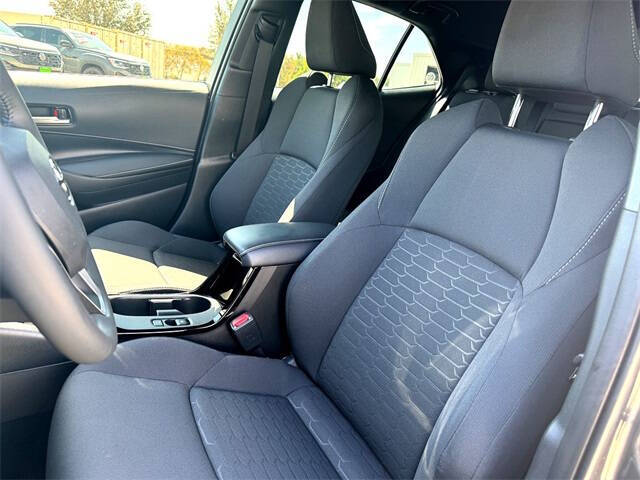 2025 Toyota Corolla Hatchback SE