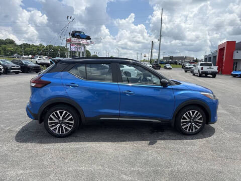 2023 Nissan Kicks SR