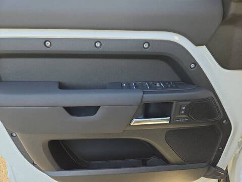 2026 Land Rover Defender 110 P300 S