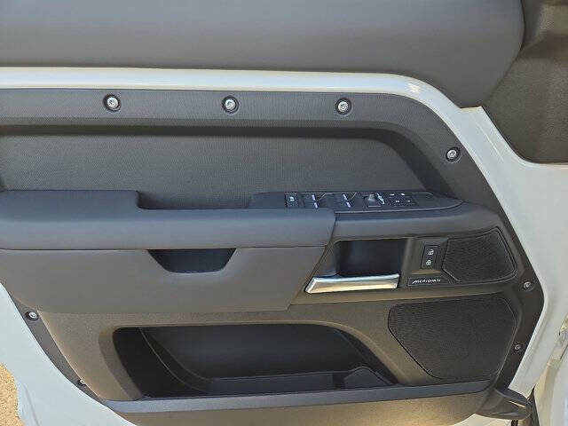 2026 Land Rover Defender 110 P300 S