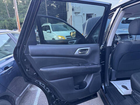 2018 Nissan Pathfinder SV