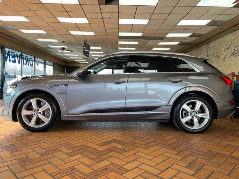 2019 Audi e-tron quattro Prestige