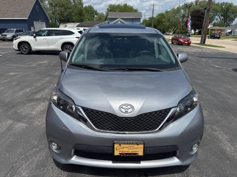 2014 Toyota Sienna SE 8-Passenger