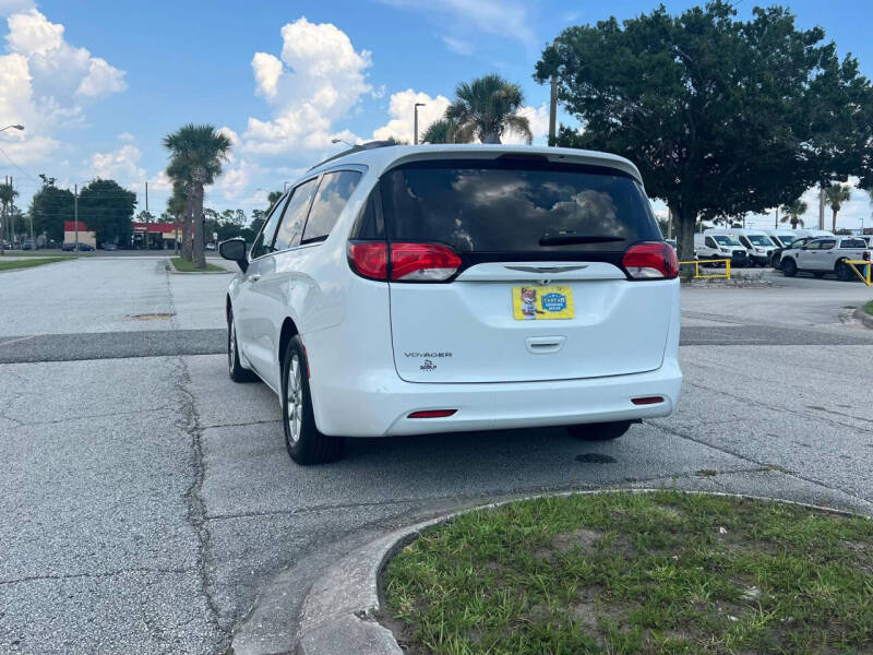 2021 Chrysler Voyager LXi