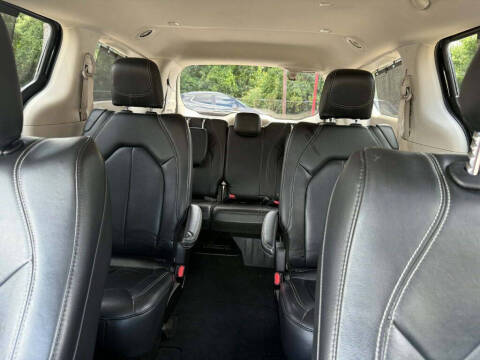 2022 Chrysler Pacifica Touring L