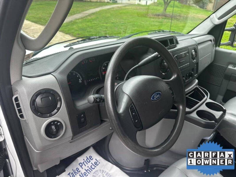 2017 Ford E-Series E-450 SD