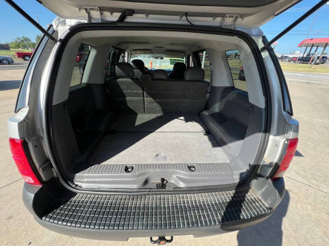 2004 Ford Explorer XLS