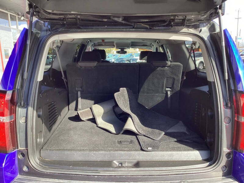 2017 Chevrolet Suburban LS