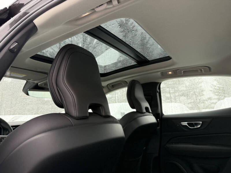 2025 Volvo S60 B5 Core