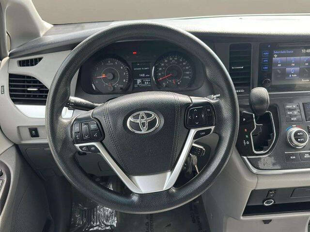 2015 Toyota Sienna LE 8-Passenger