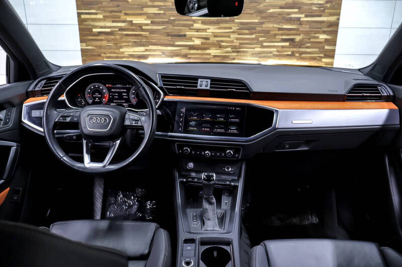 2019 Audi Q3 quattro S line Prem Plus 45 TFSI