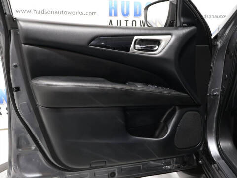 2020 Nissan Pathfinder SV