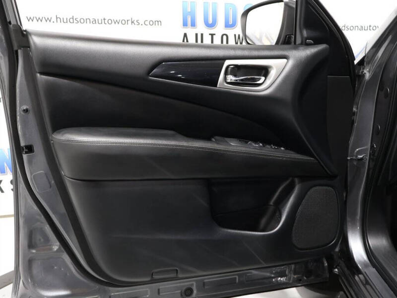 2020 Nissan Pathfinder SV