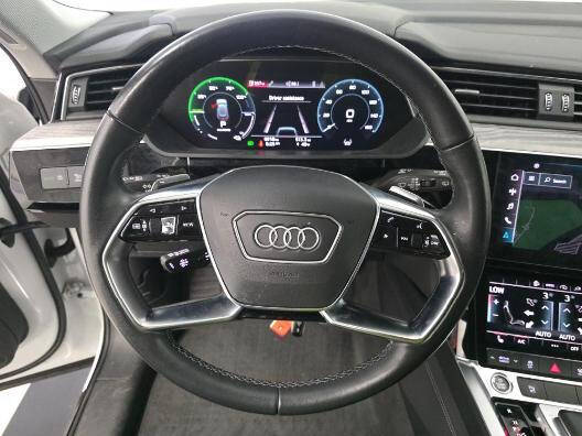 2022 Audi e-tron quattro Premium