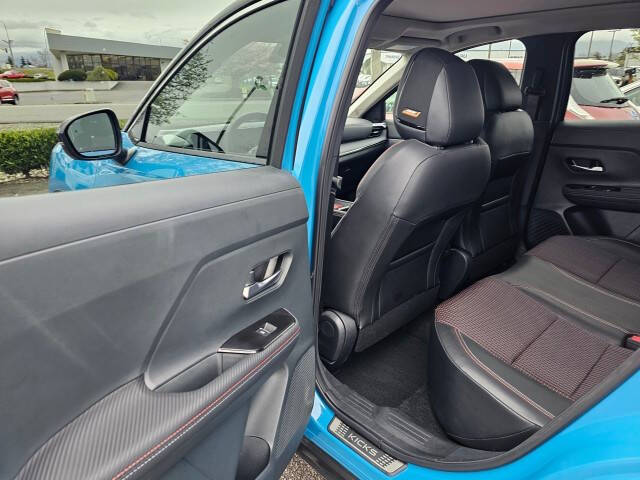 2025 Nissan Kicks SR