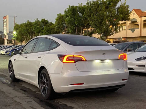 2021 Tesla Model 3 Standard Range Plus