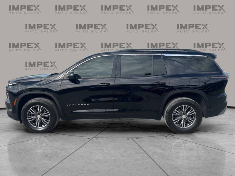 2024 Chevrolet Traverse LT