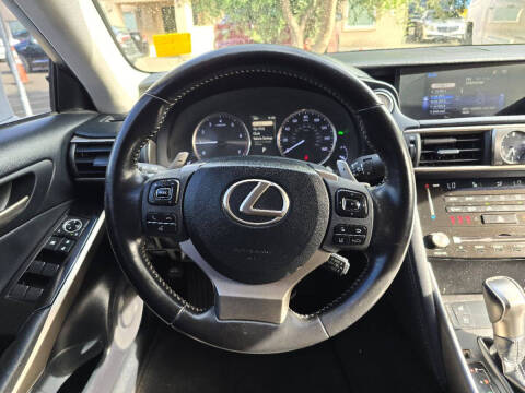 2018 Lexus IS 300