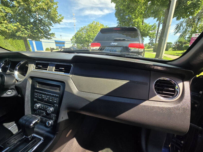 2012 Ford Mustang V6