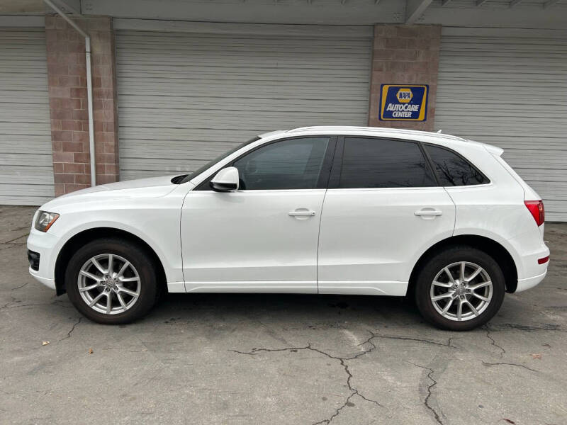 2011 Audi Q5 2.0T quattro Premium