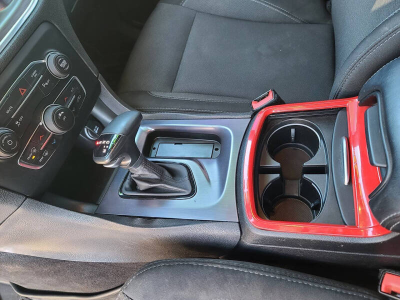 2017 Dodge Charger SE