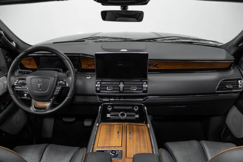 2022 Lincoln Navigator Black Label
