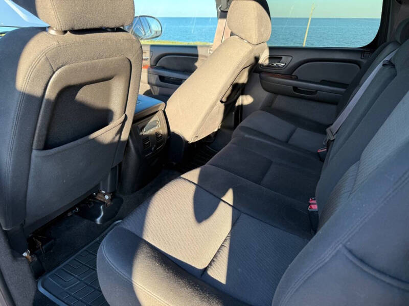 2013 Chevrolet Avalanche LS Black Diamond