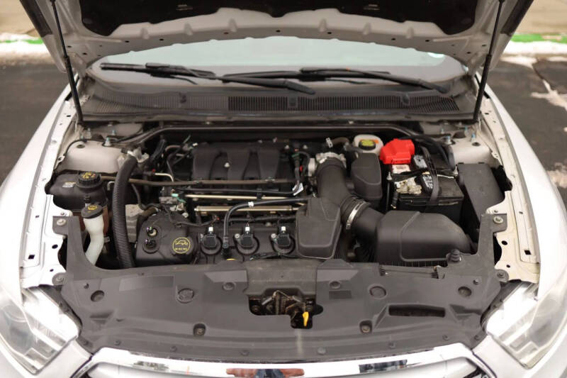 2016 Ford Taurus SEL