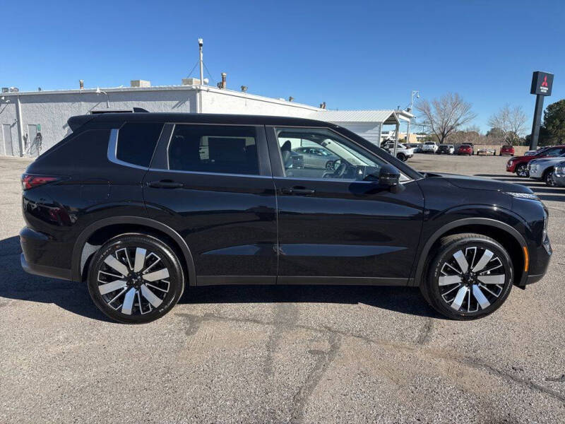 2026 Mitsubishi Outlander SE