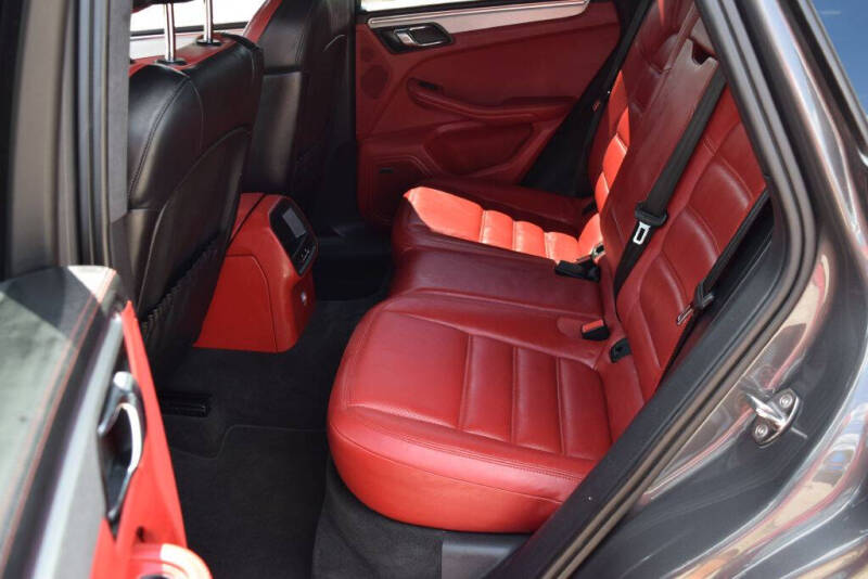 2015 Porsche Macan Turbo