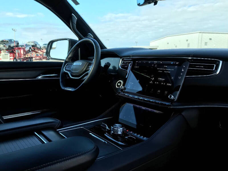 2023 Jeep Grand Wagoneer L