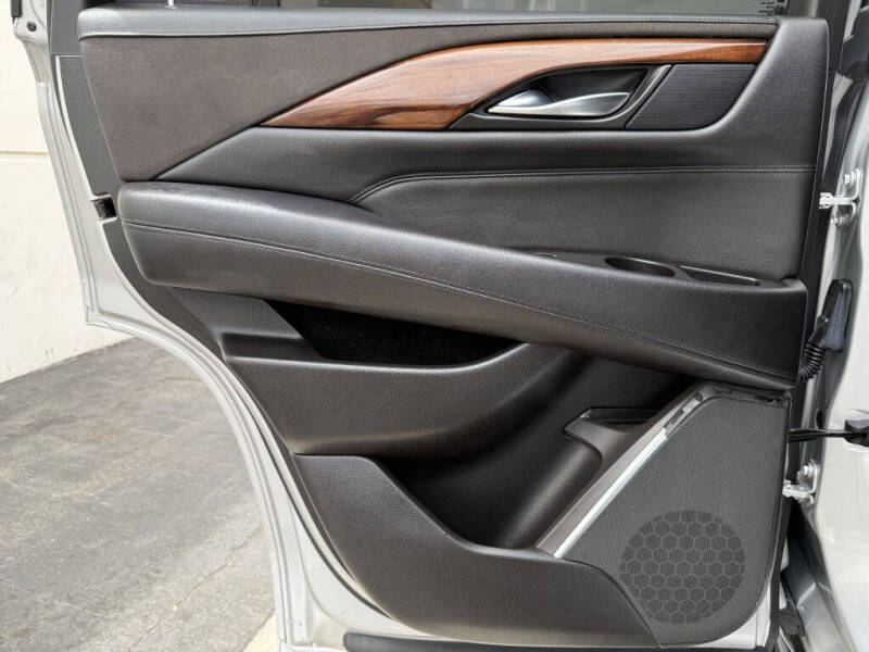 2015 Cadillac Escalade Luxury